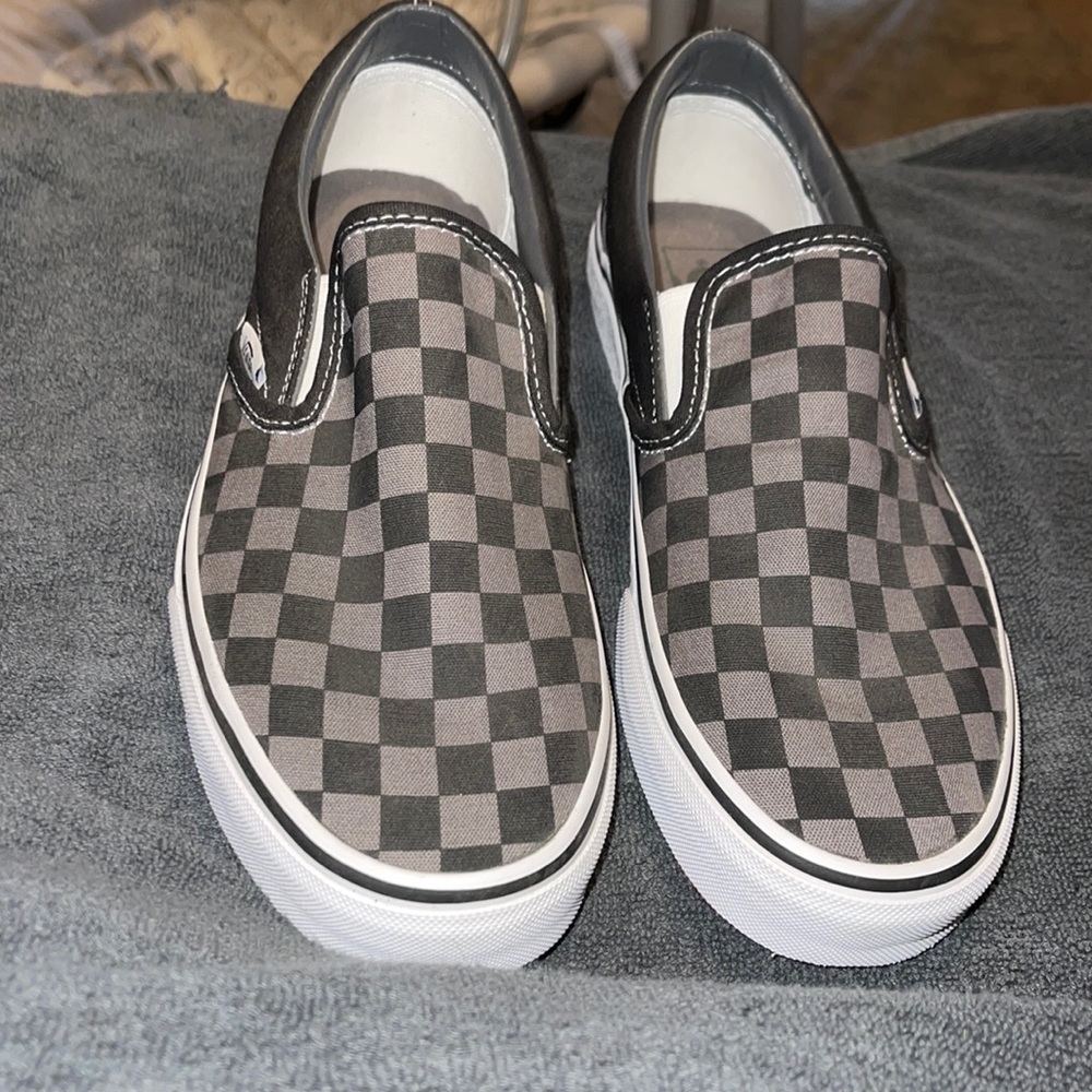 Men’s checkered vans